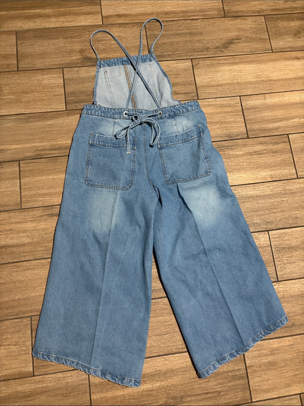 URBAN DAIZY WOMEN'S Wide-Leg Light Blue Denim Overalls - Picture 4 of 8